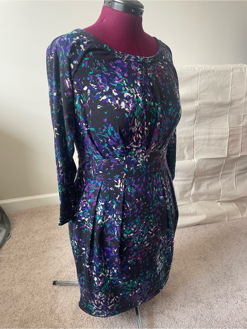 Forever 21 Black Long-Sleeve Abstract Print Dress with Pockets